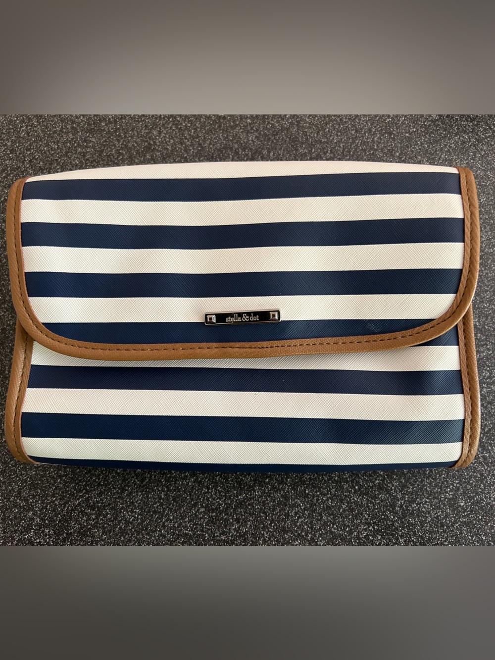 Stella & Dot Travel Kit - Picture 2 of 3